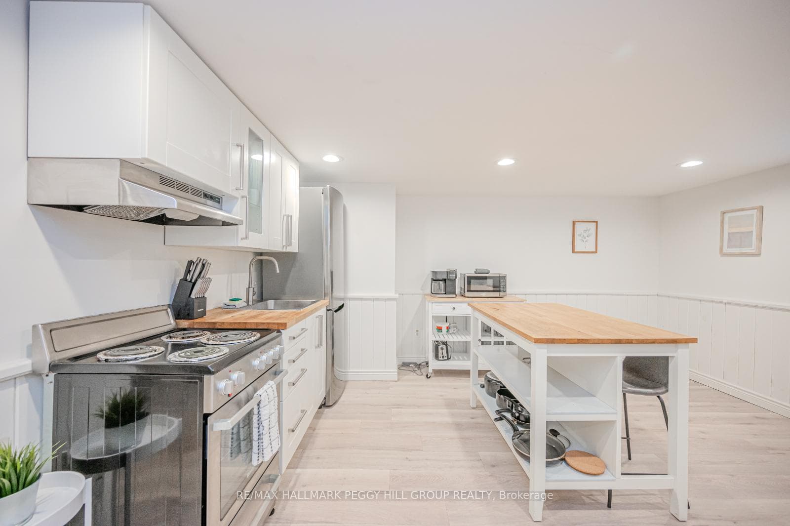 54 Sophia Street Unit Lower photo 2