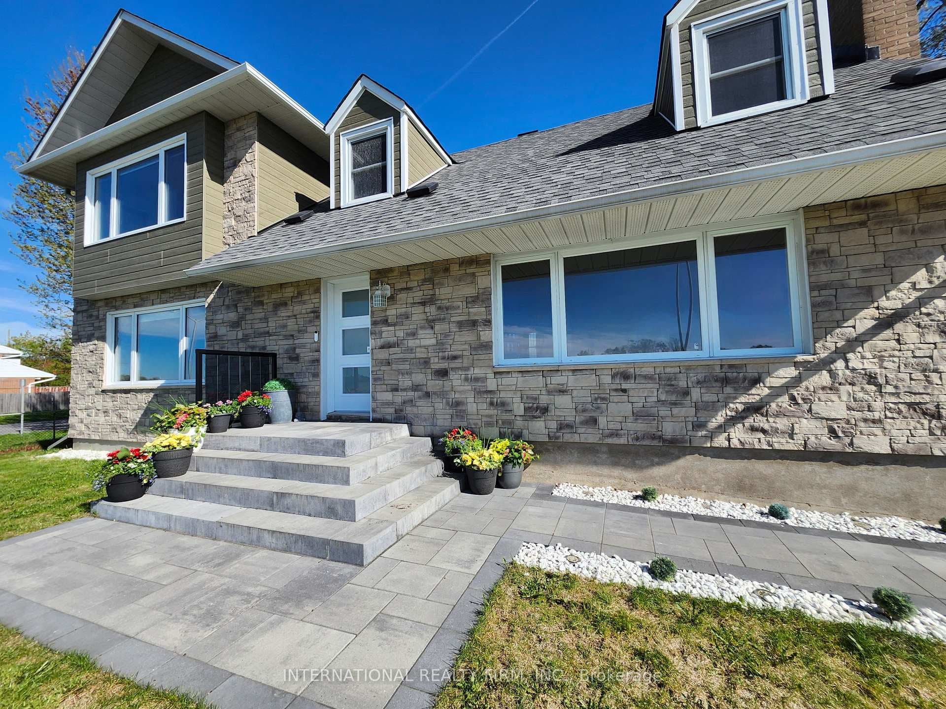 144 Baseline Road photo 2