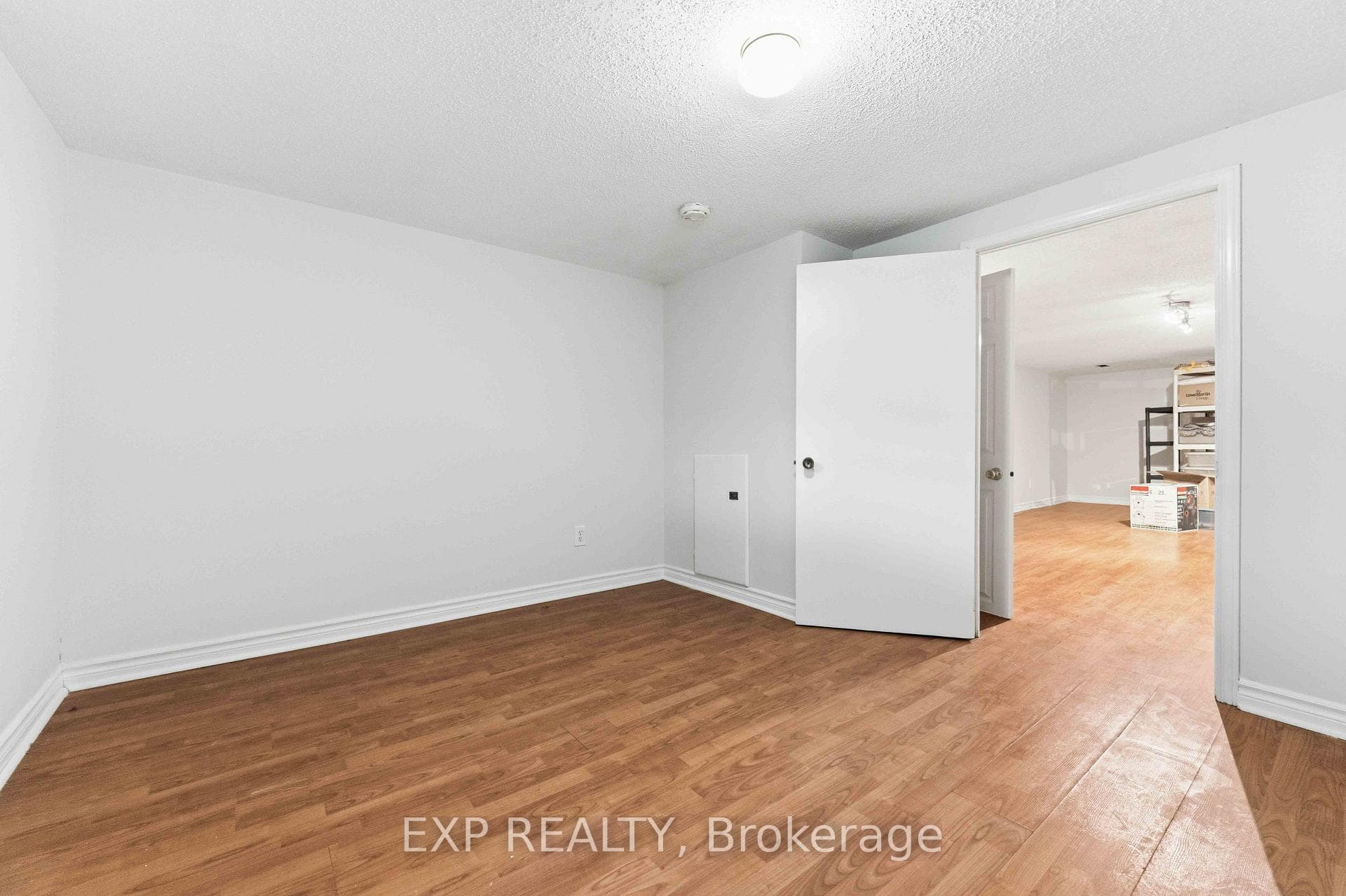 2473 Walkley Road photo 36