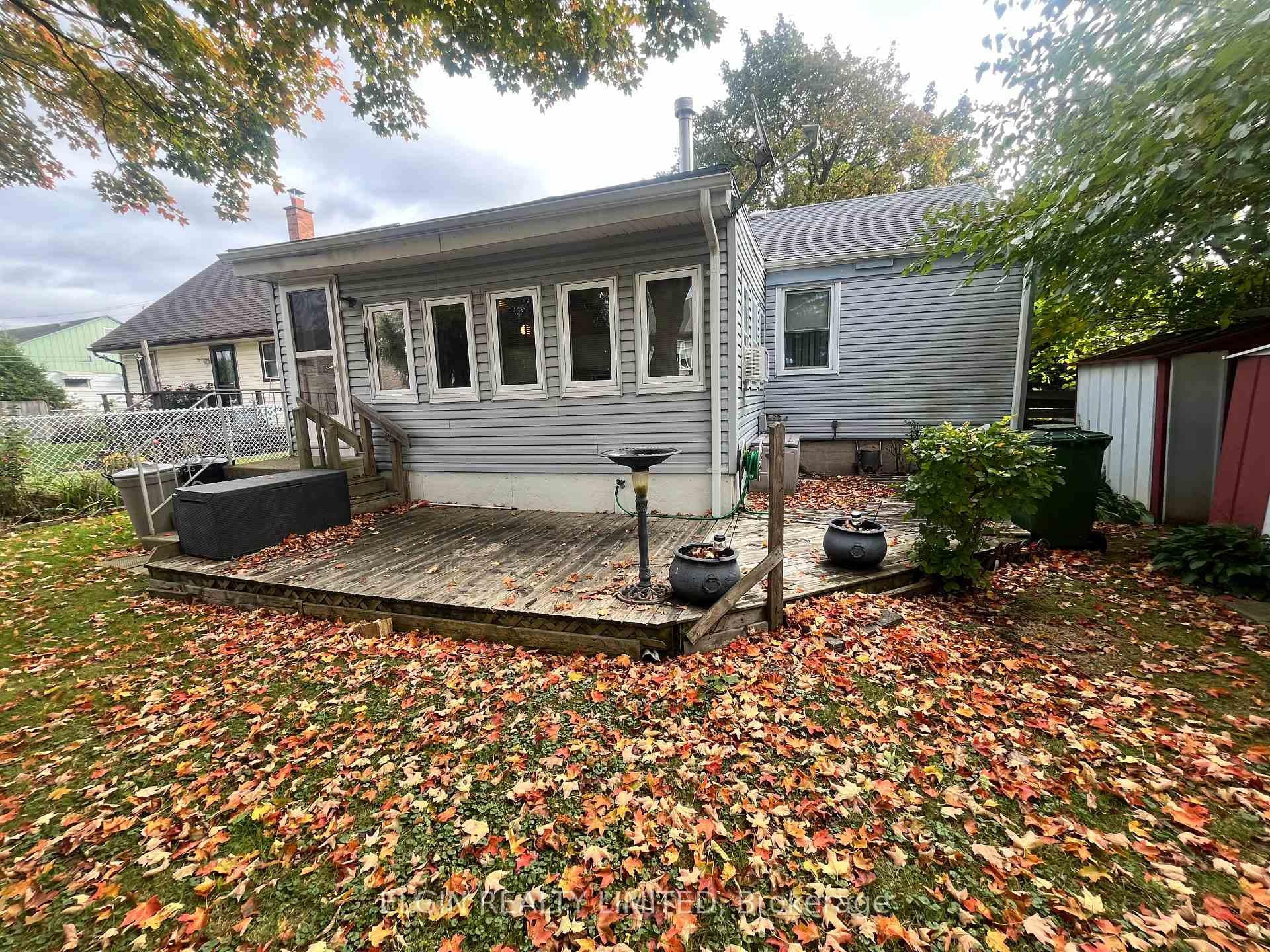 20 Parkside Drive photo 35