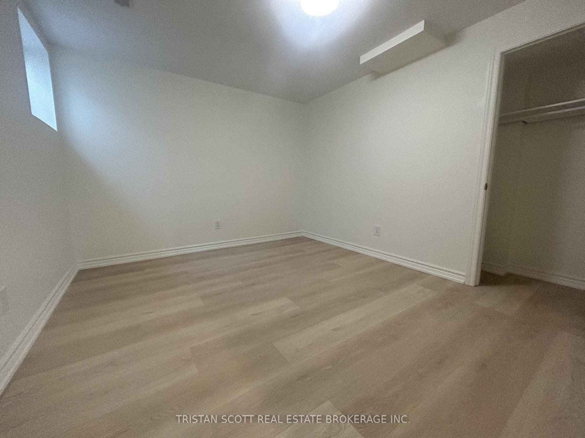 350 Treend Place photo 4