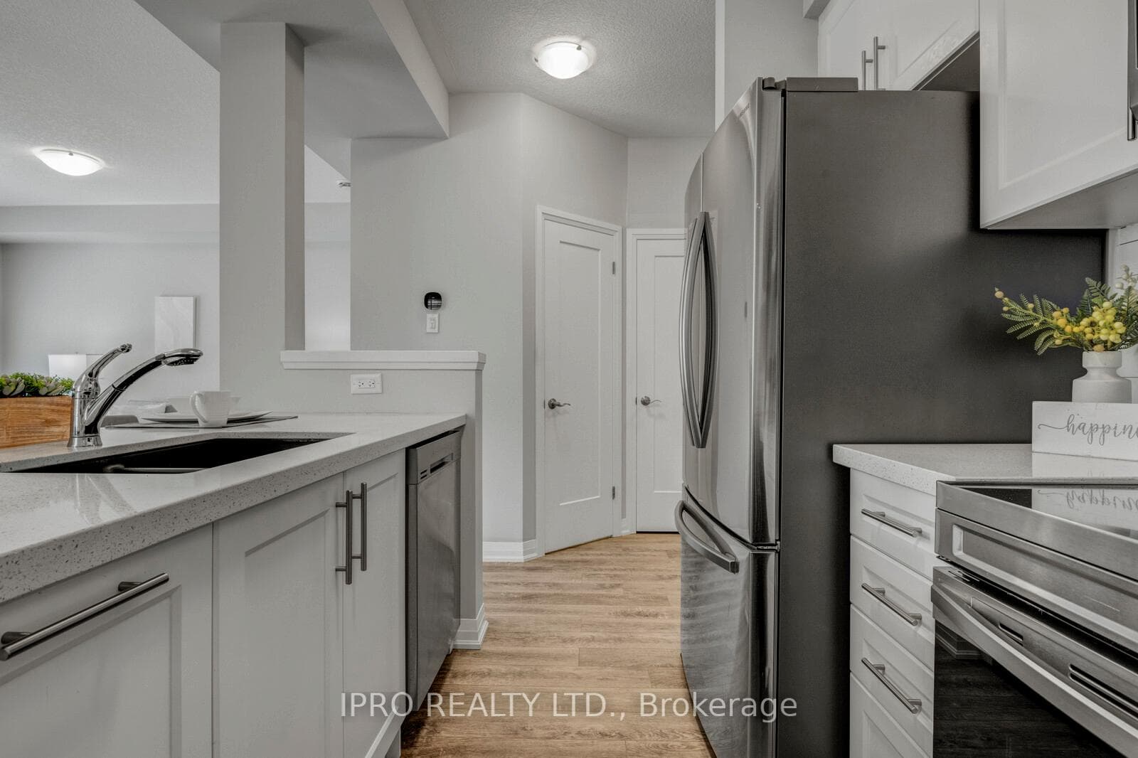 37 LAGUNA VILLAGE Crescent photo 16