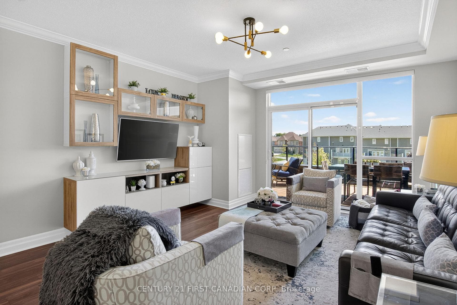 260 Villagewalk Boulevard Unit 208 photo 3