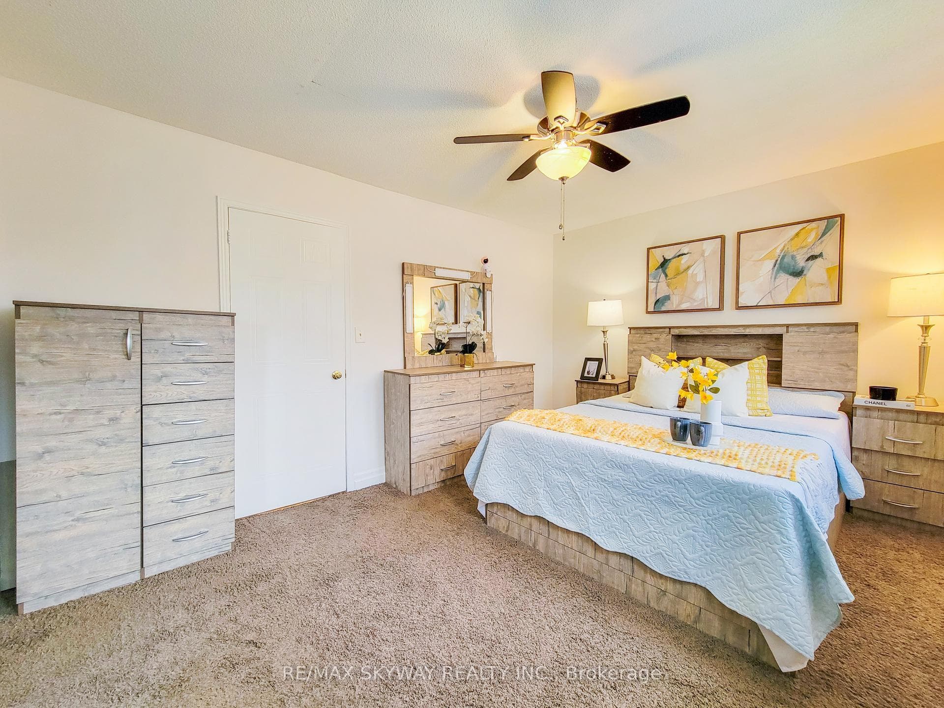 56 Harris Avenue Unit B photo 38