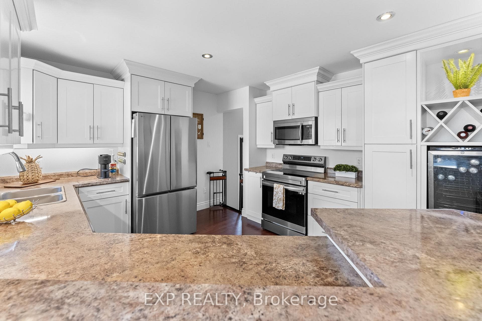 9 Parkdale Drive photo 15