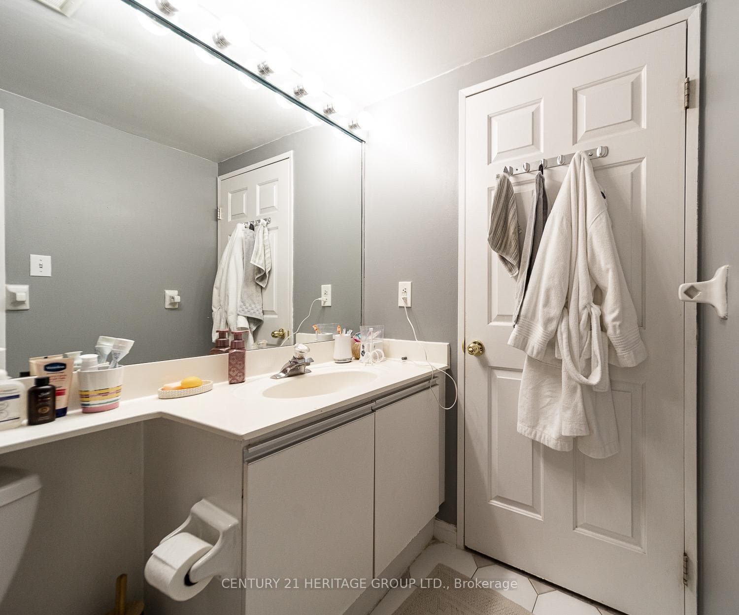 101 Subway Crescent Unit 1601 photo 15