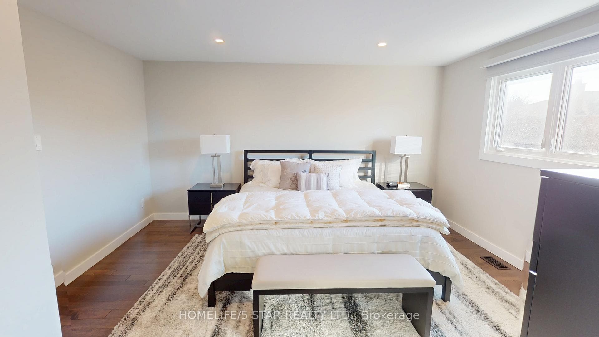 42 PILKINGTON Crescent photo 39