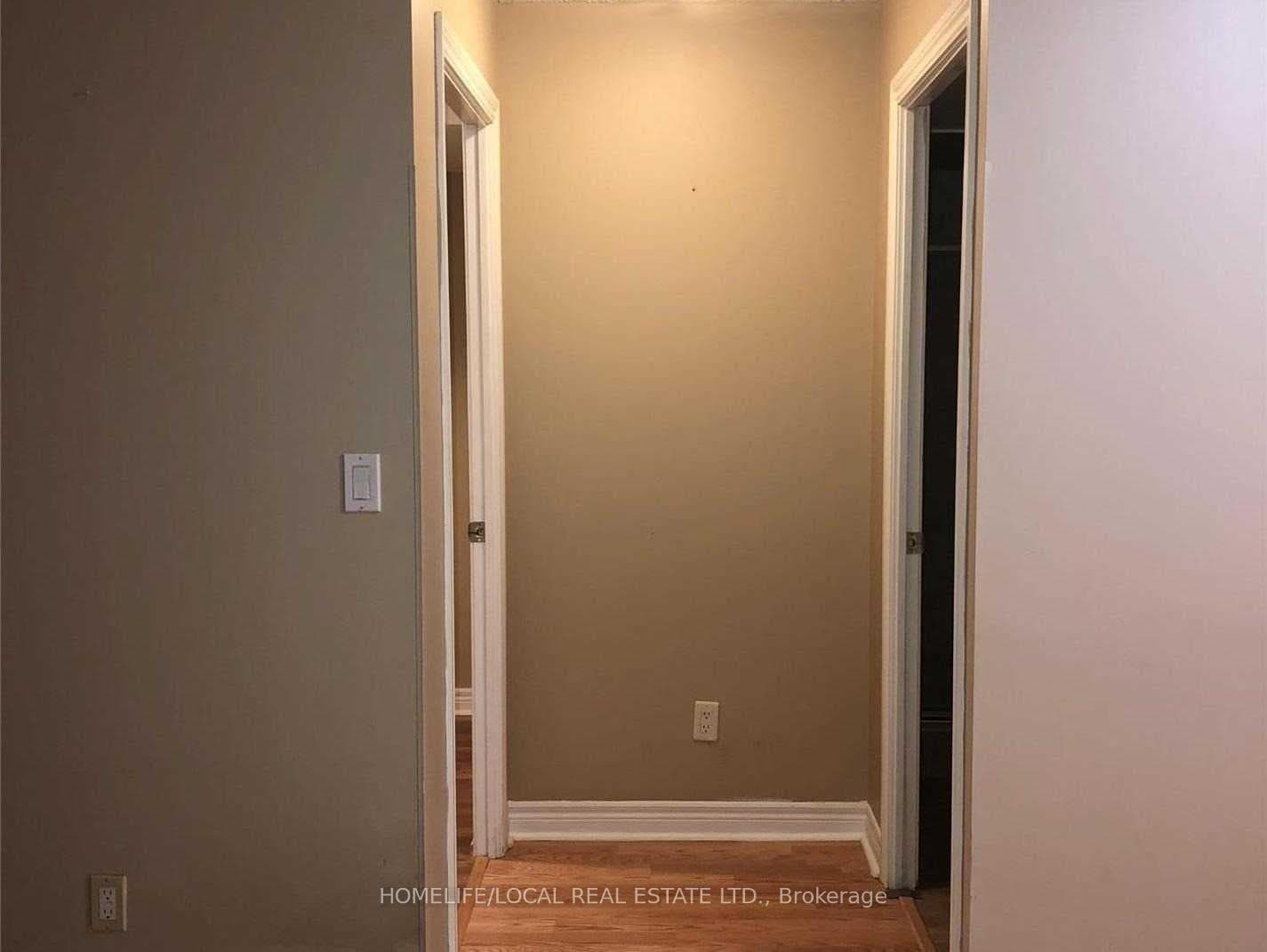 310 Burnhamthorpe Road Unit 3403 photo 6