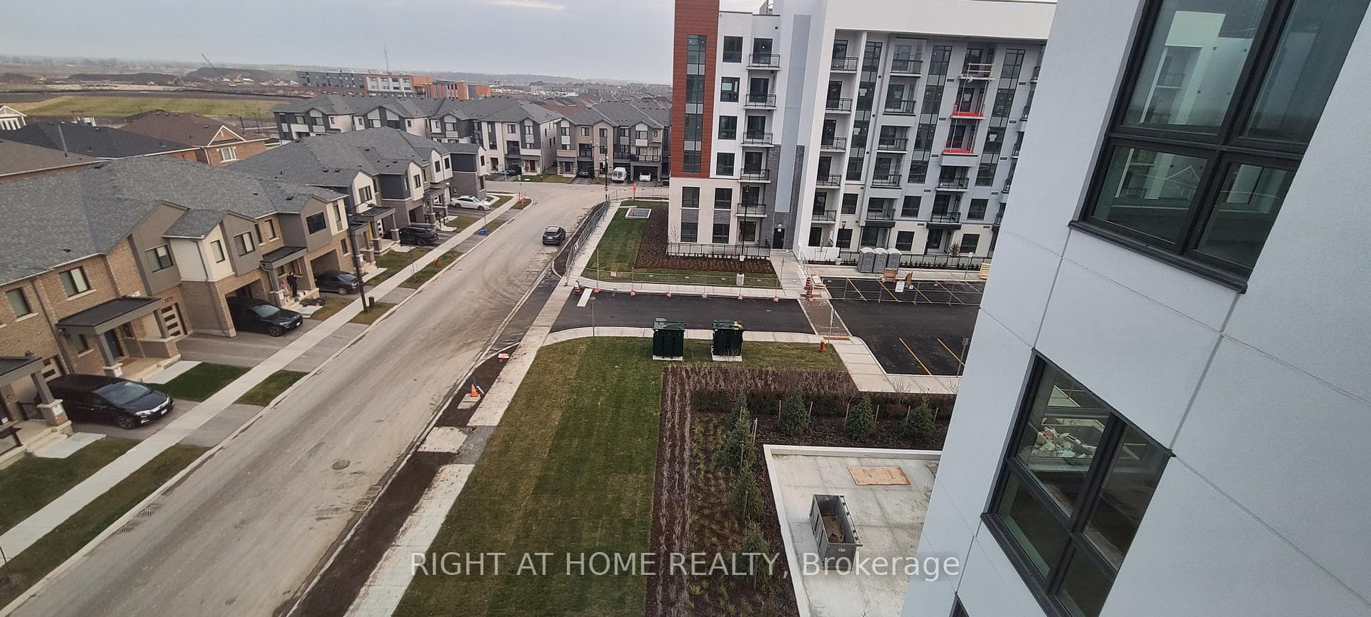 460 Gordon Krantz Avenue Unit 506 photo 2