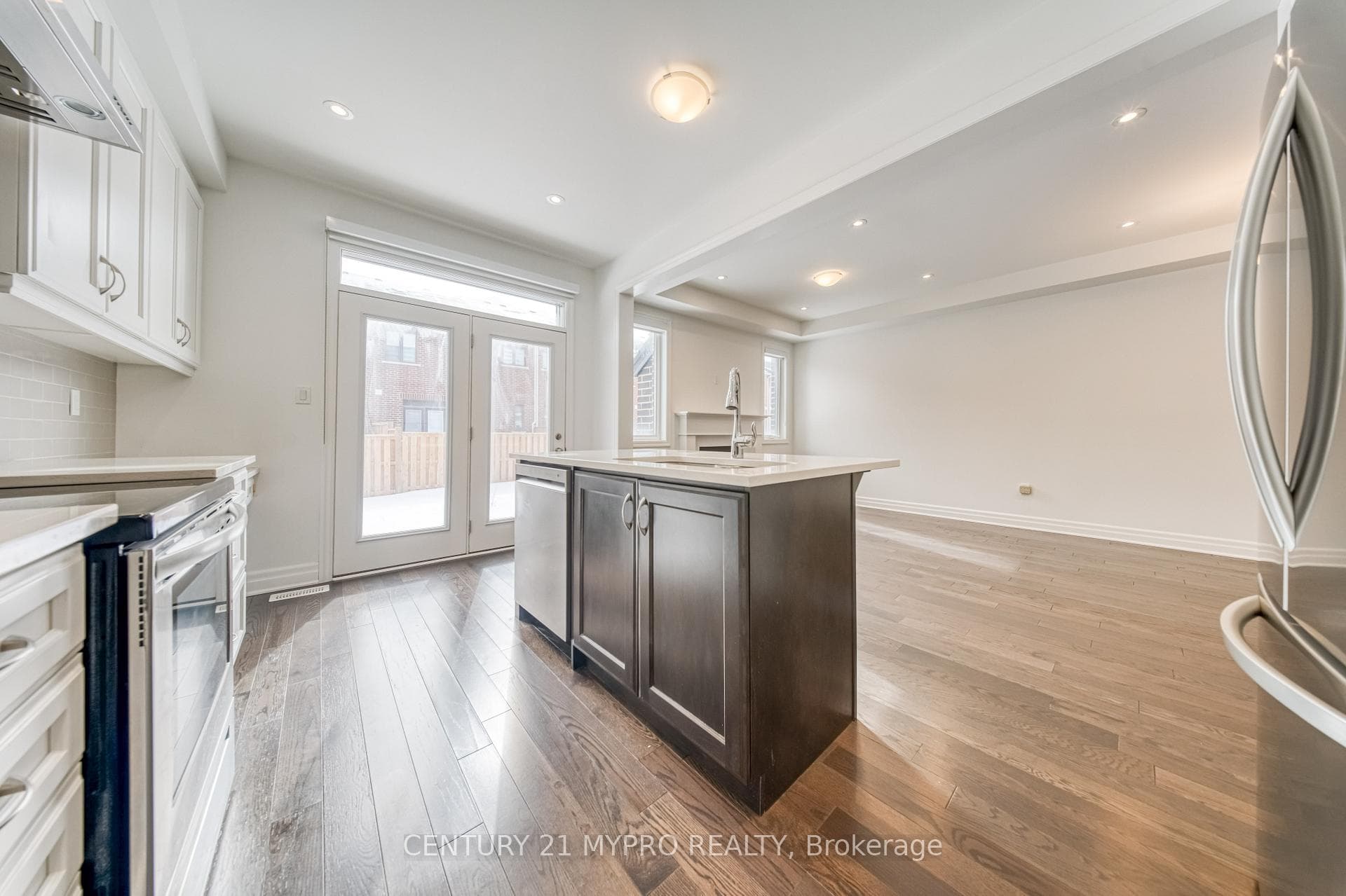 1202 Anson Gate photo 6