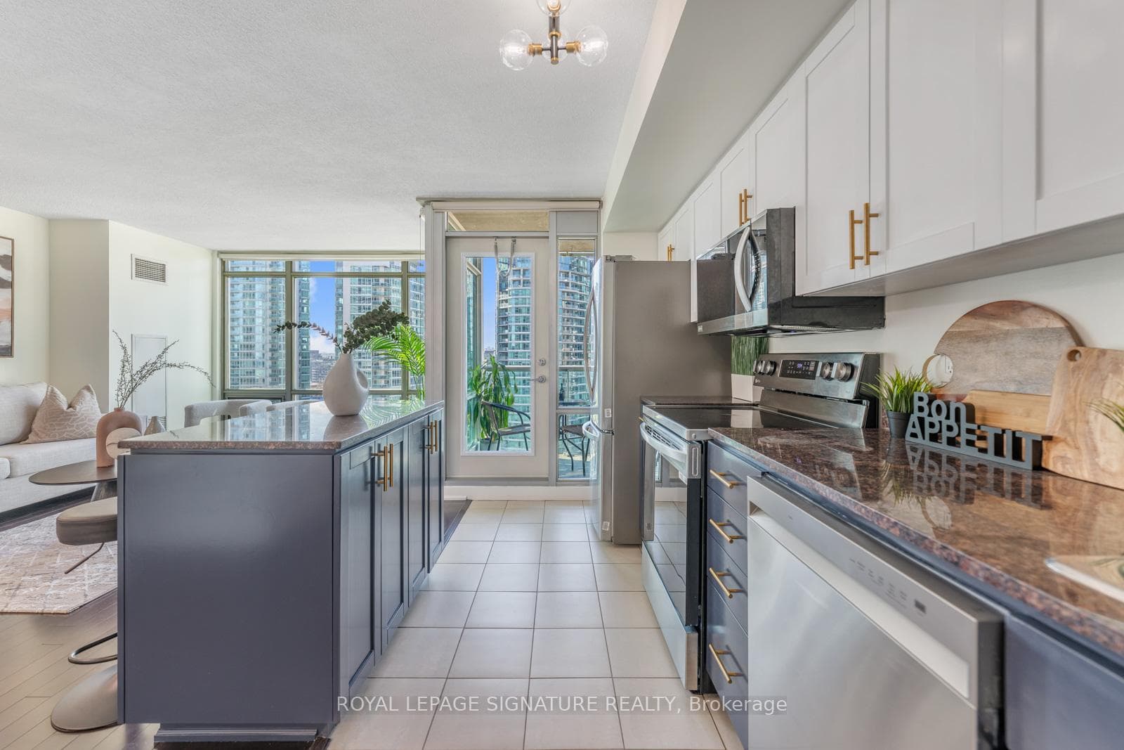 81 Navy Wharf Court Unit 2210 photo 11