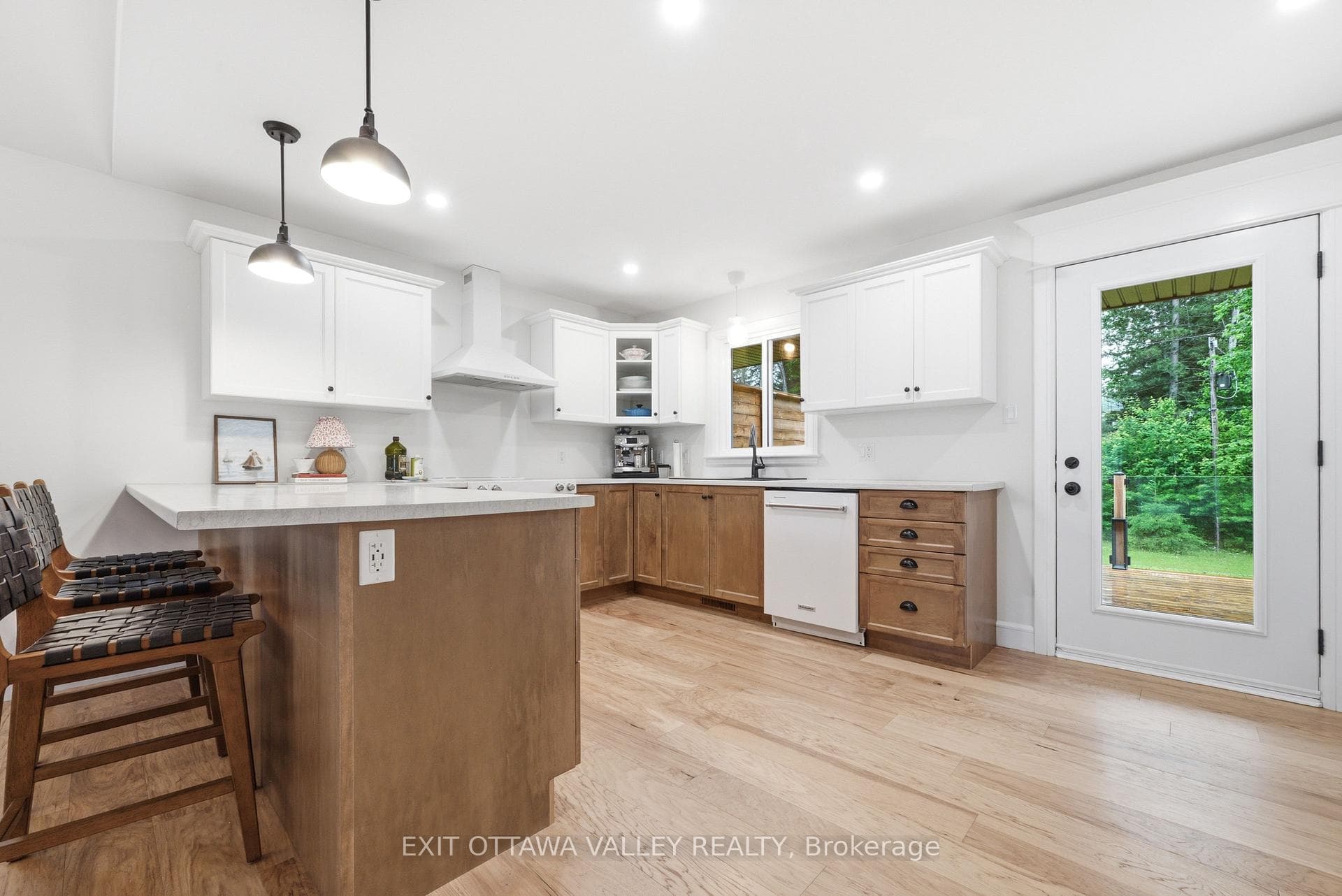 1038 Beatty Crescent photo 16