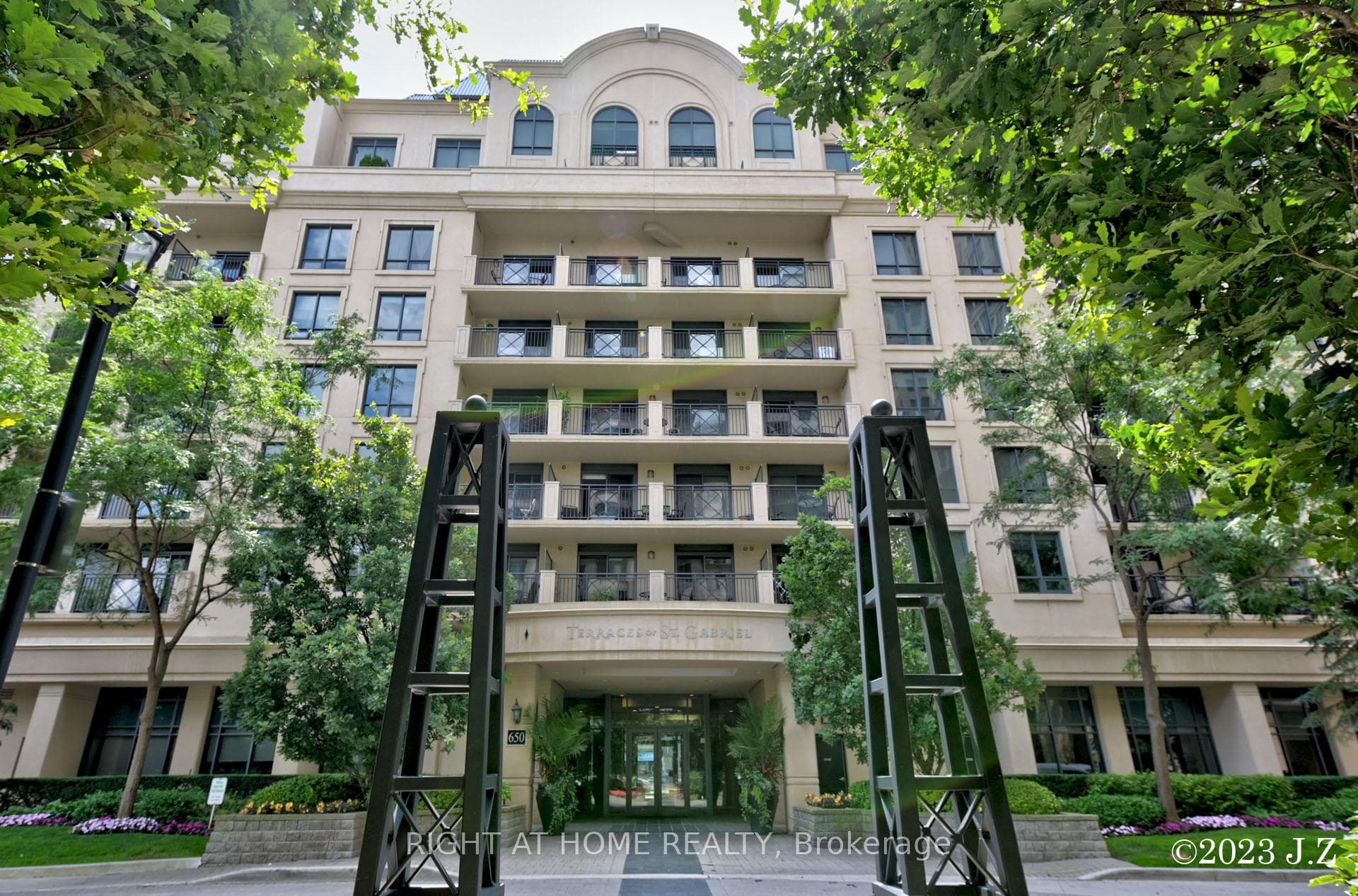 650 Sheppard Avenue Unit PH15 photo 1