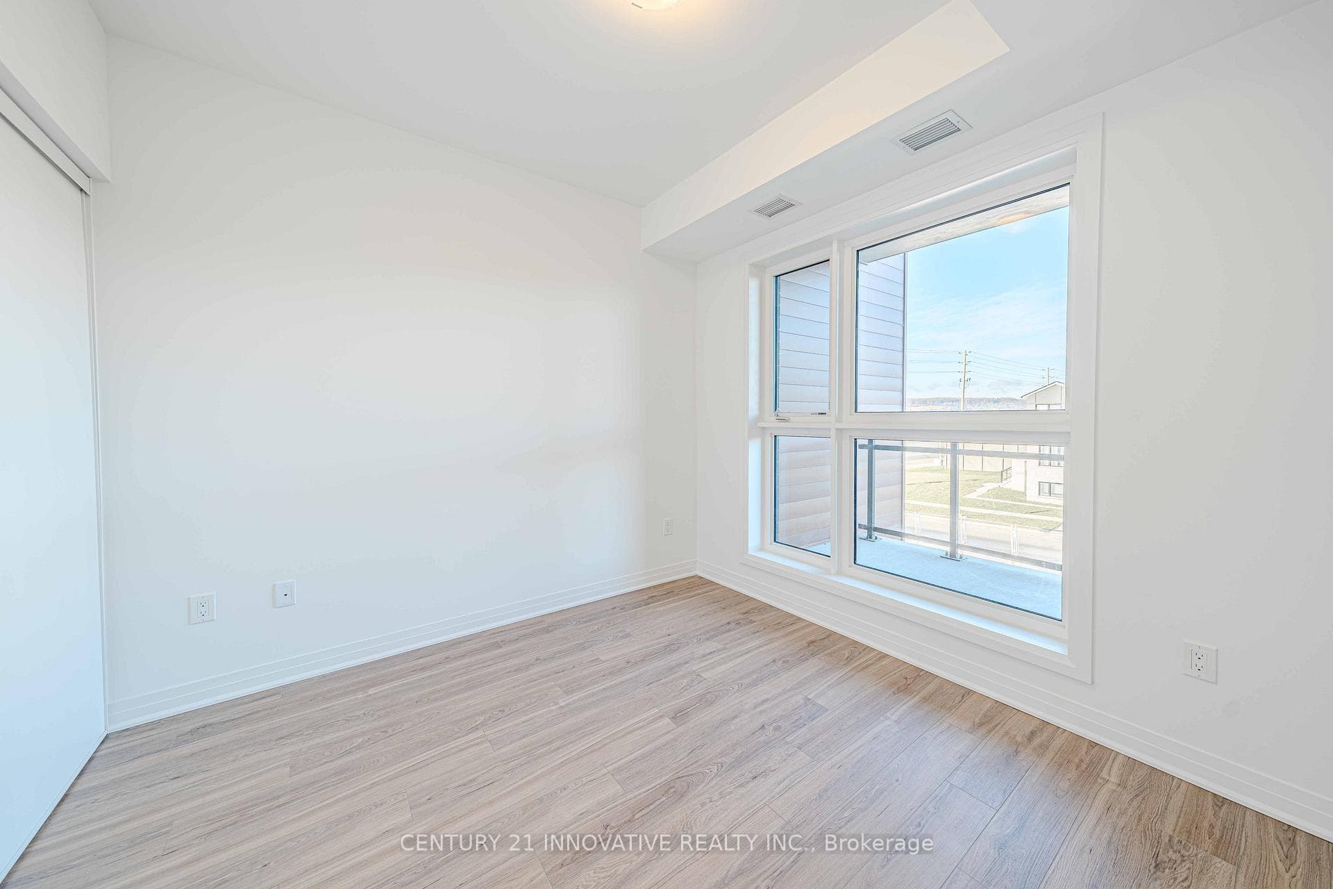 490 Gordon Krantz Avenue Unit 201 photo 17