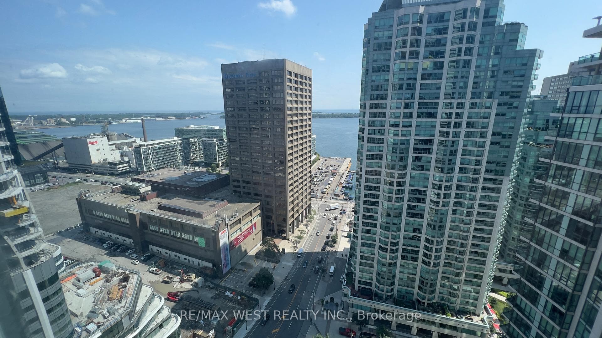 16 Yonge Street Unit 2710 photo 2