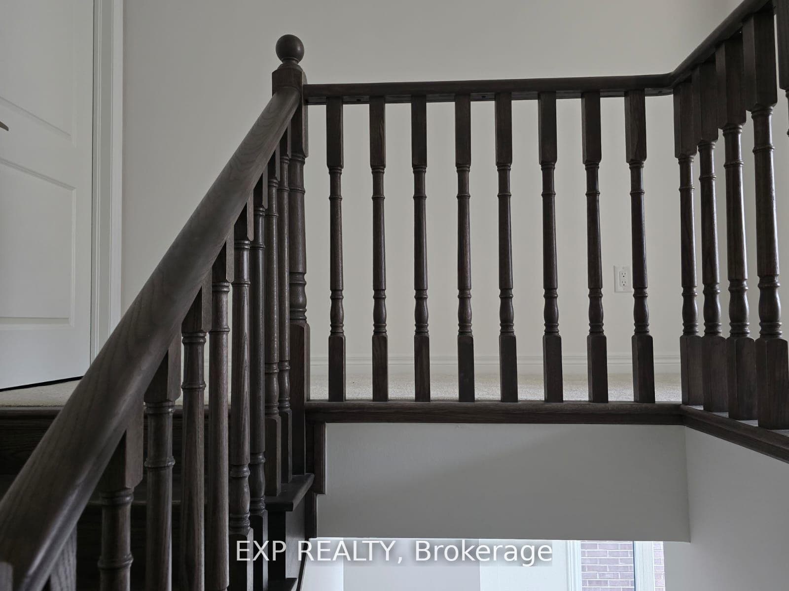 80 Singhampton Road photo 9