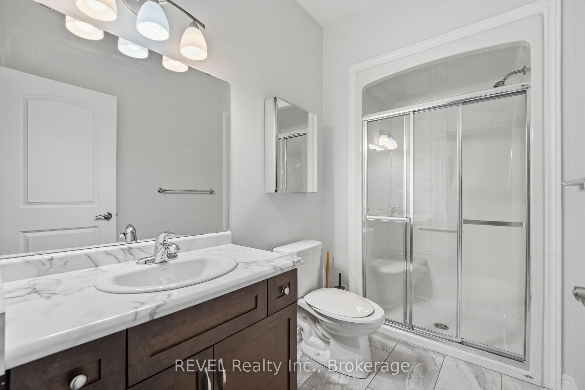 5490 Prince Edward Avenue Unit 8 photo 25