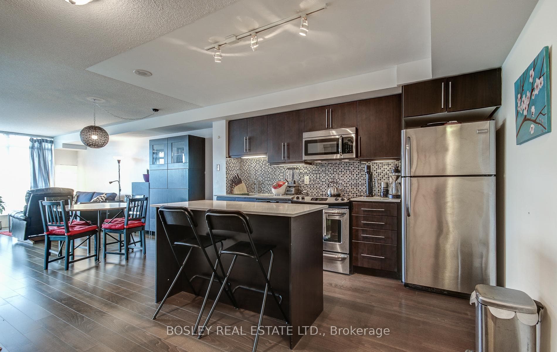 1171 Queen Street Unit 412 photo 2