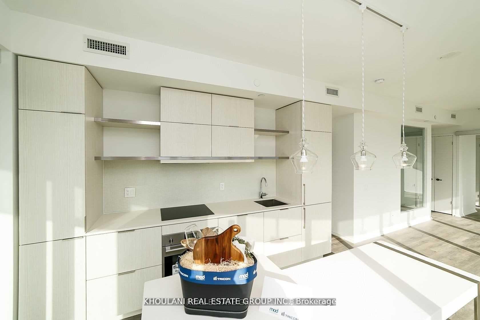 197 Yonge Street Unit 5309 photo 6