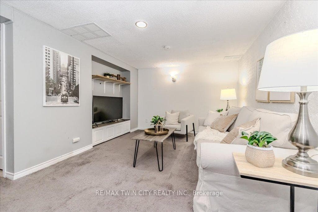 168 Sunset Court photo 29
