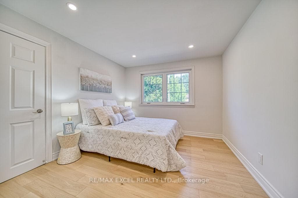24 Bridlewood Boulevard photo 21