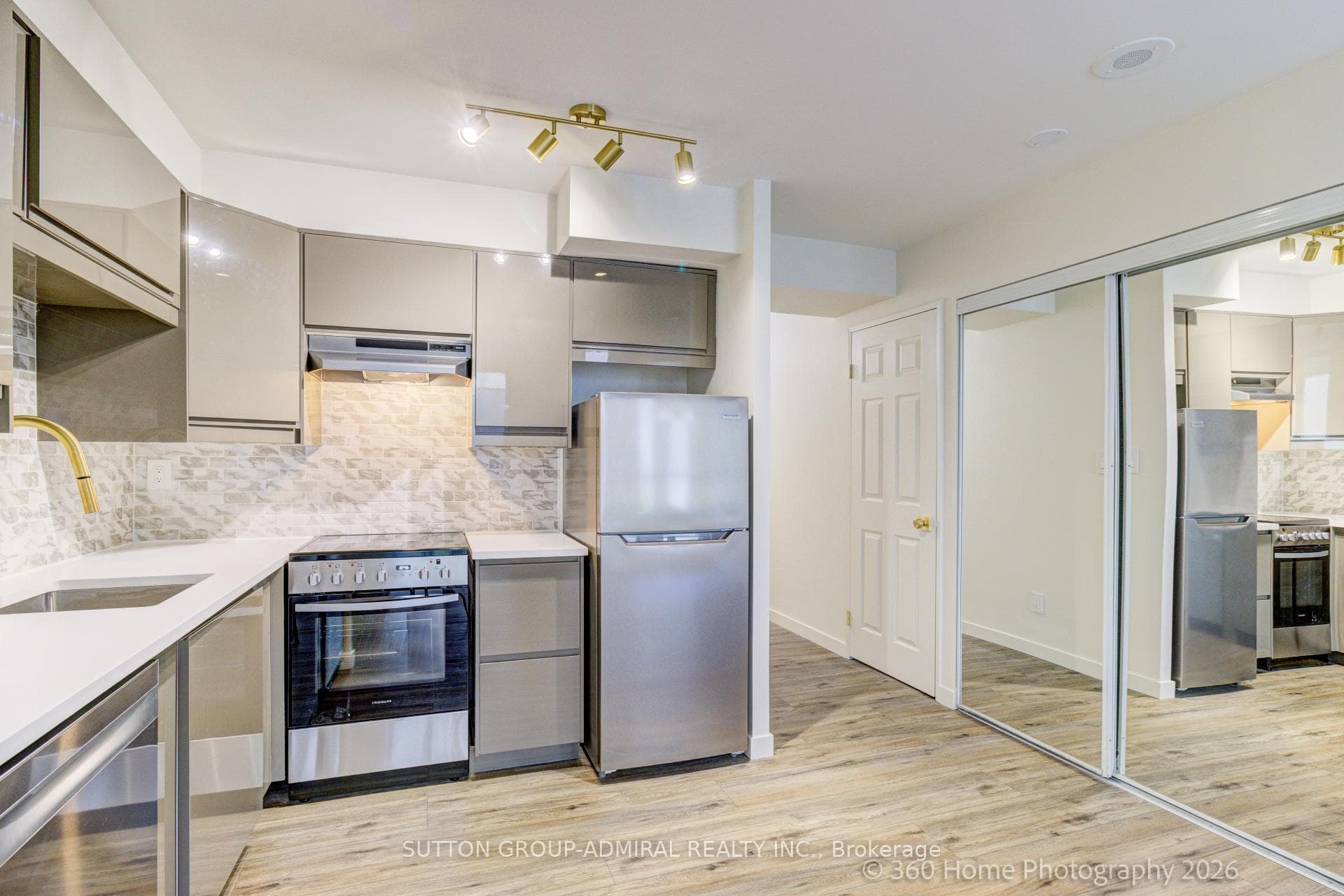 43 Eglinton Avenue Unit 501 photo 8