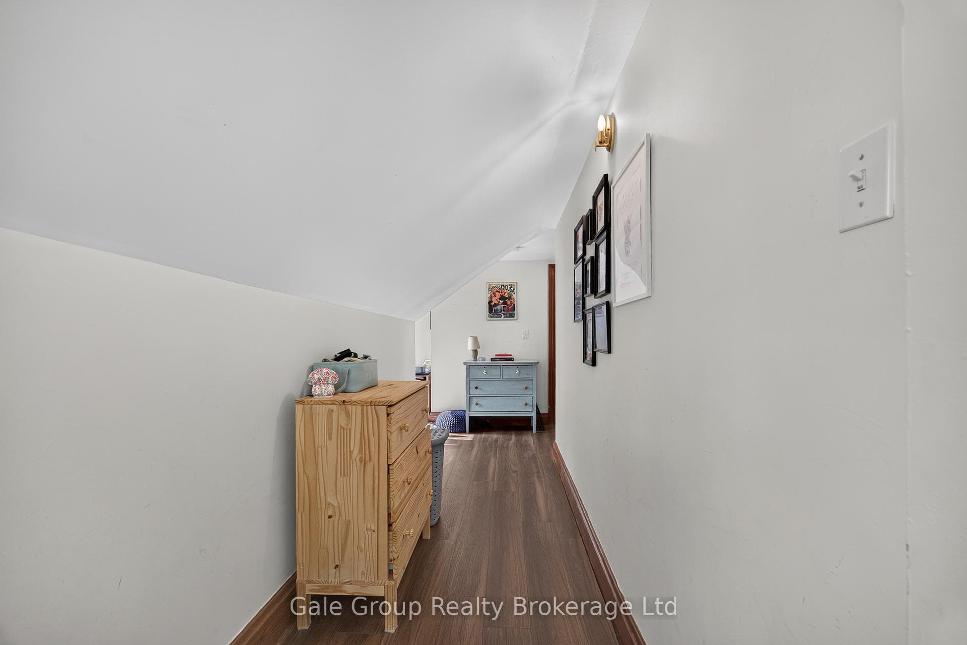 445 Vincent Street photo 19