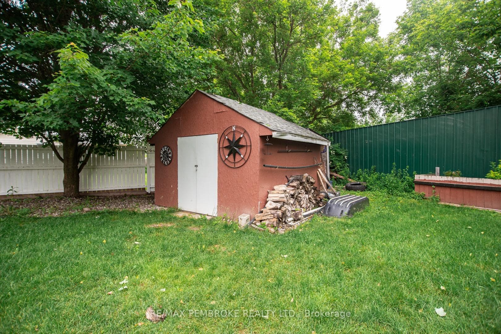 363 Julien Street photo 27