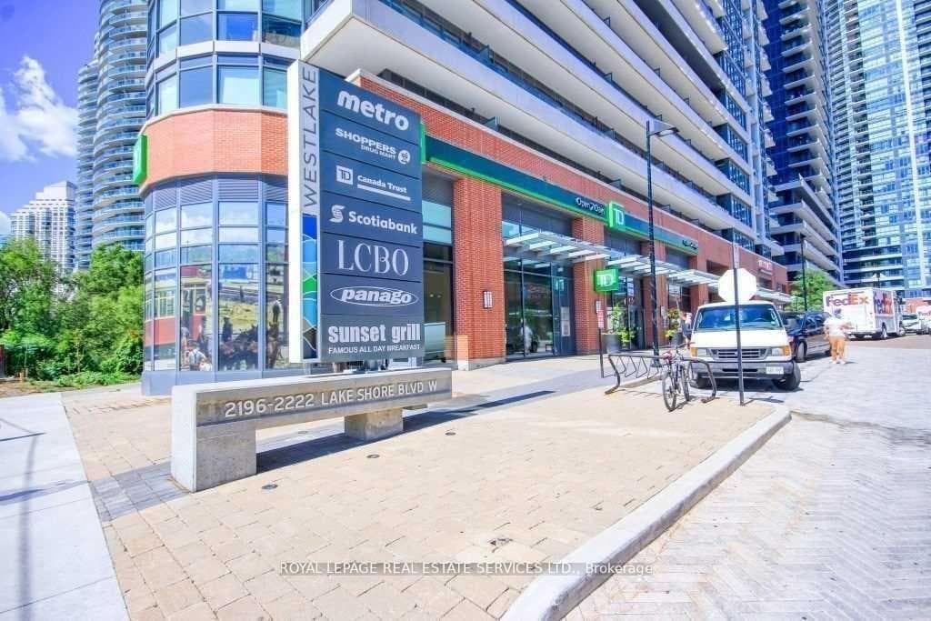 2200 Lake Shore Boulevard Unit 1802 photo 41