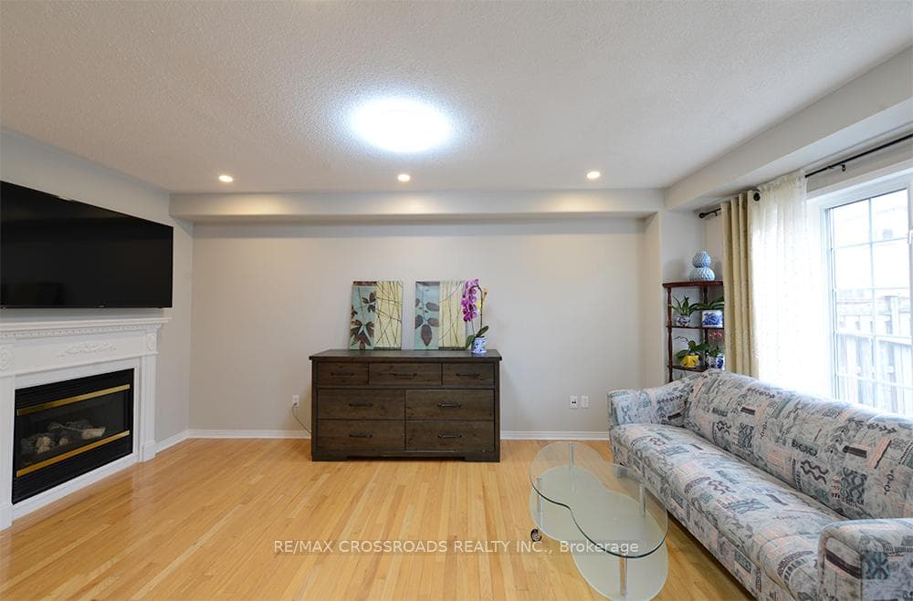 48 Ayhart Street photo 7