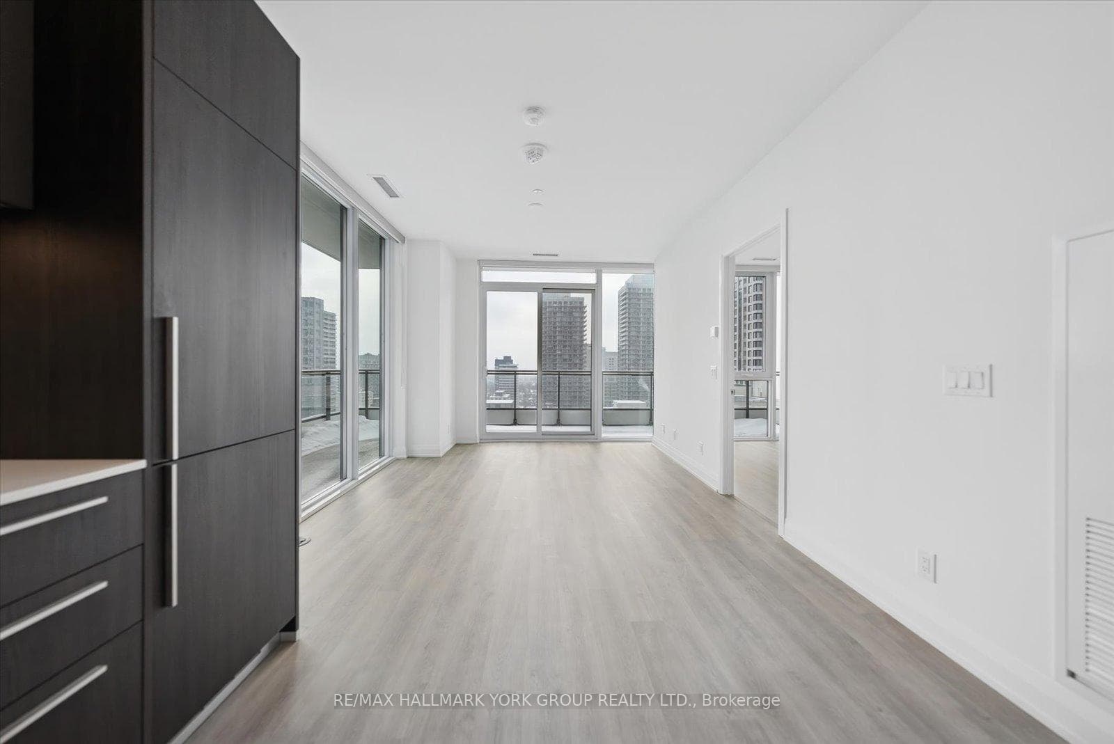 65 Broadway Avenue Unit 2004 photo 9