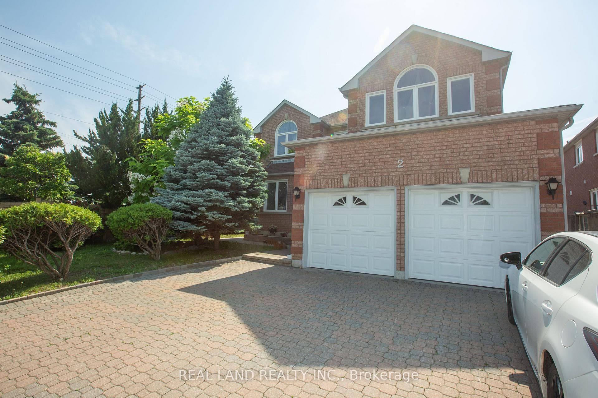2 Marydale Avenue photo 1
