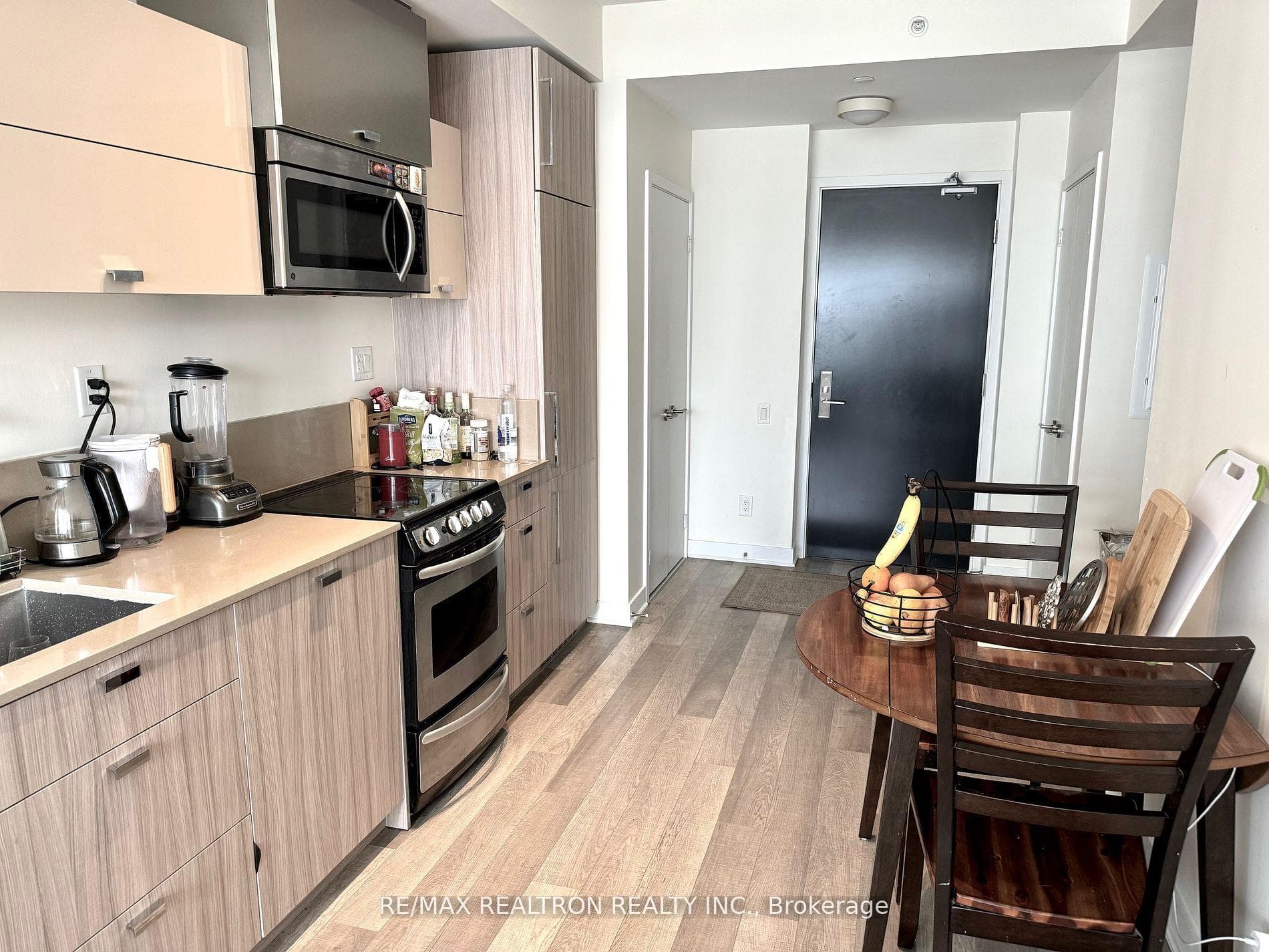 290 Adelaide Street Unit 1607 photo 10