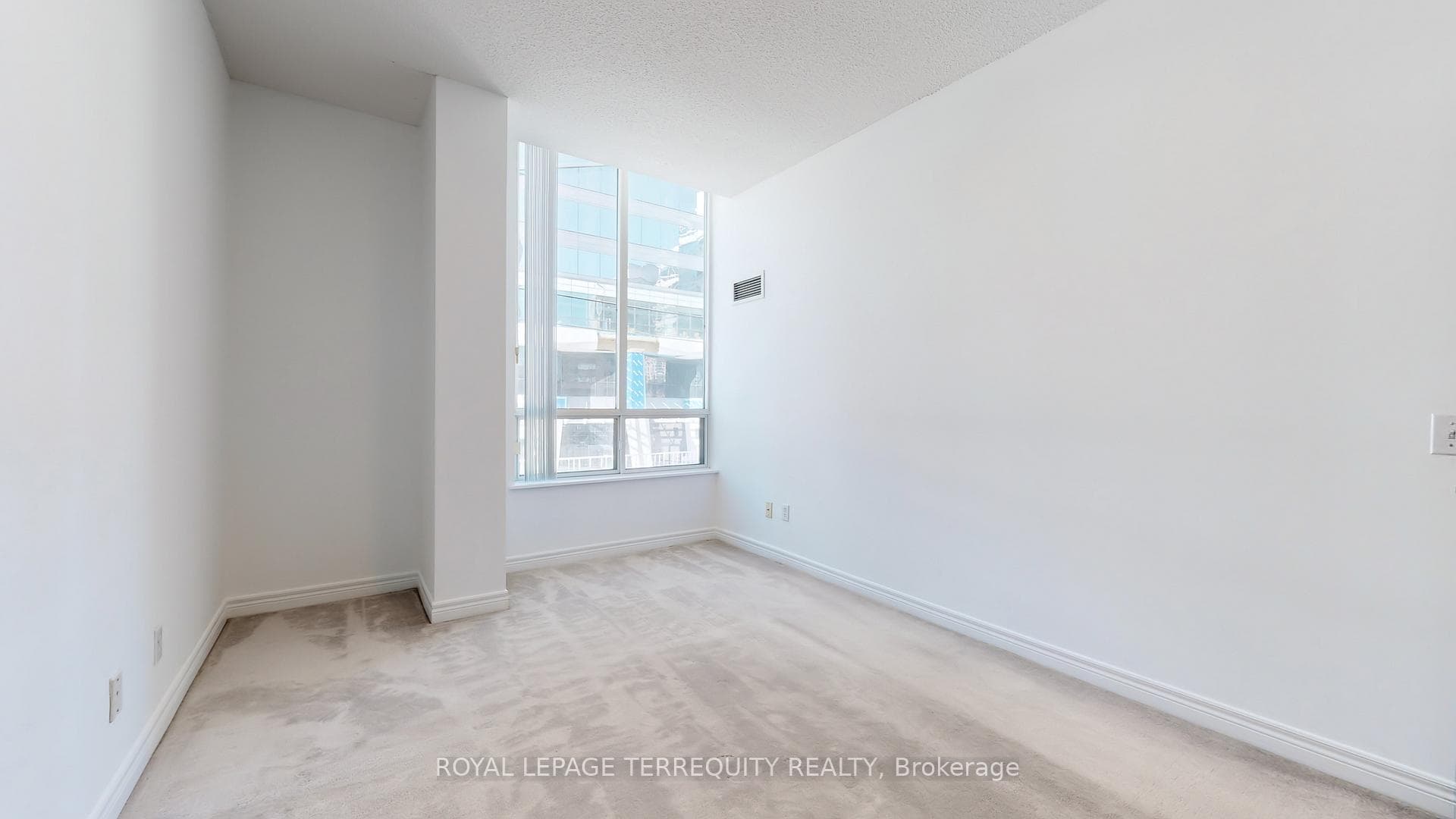 18 Parkview Avenue Unit 207 photo 12