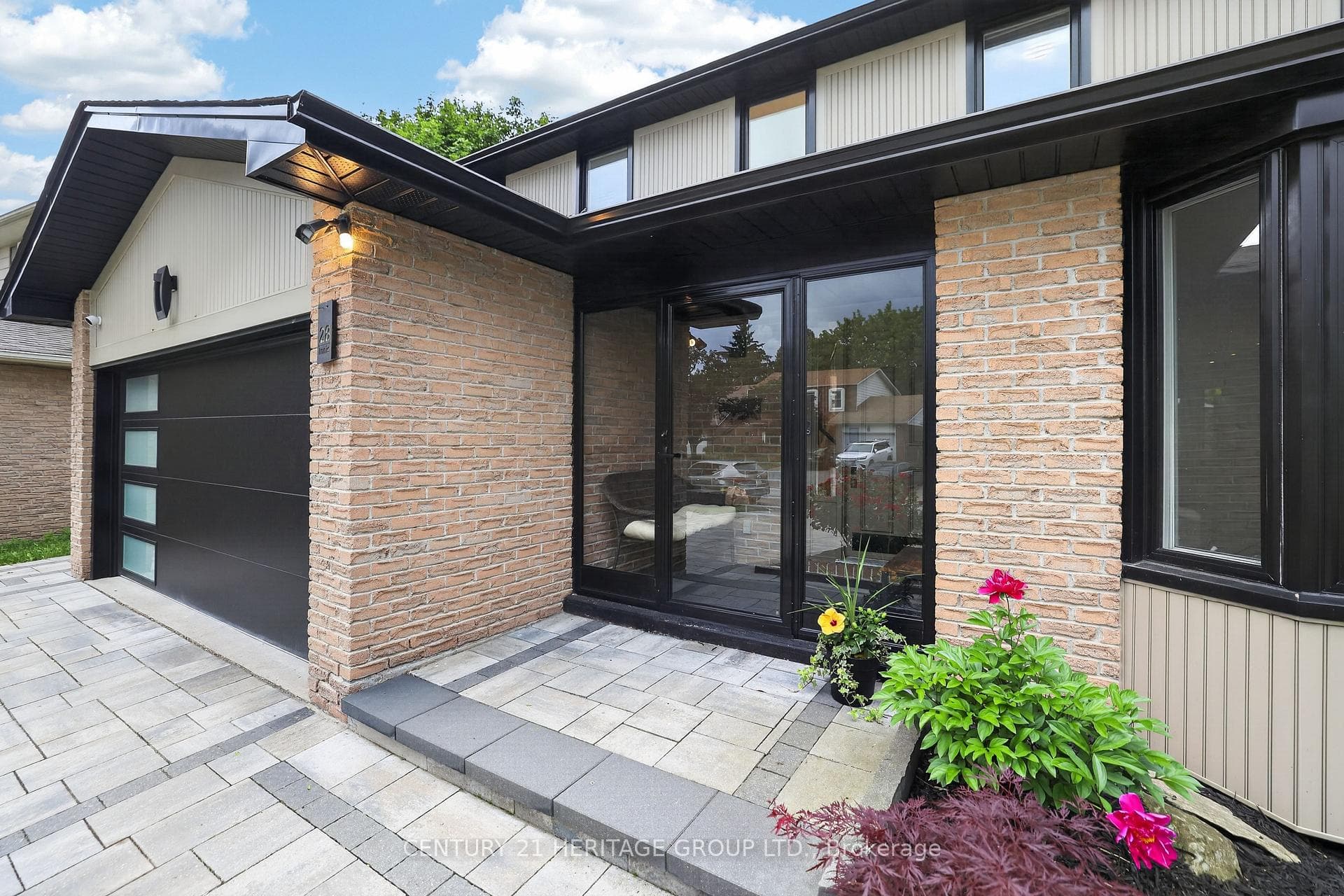 28 Innis Crescent photo 5