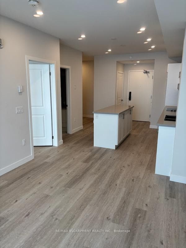 461 Green Road Unit 502 photo 6
