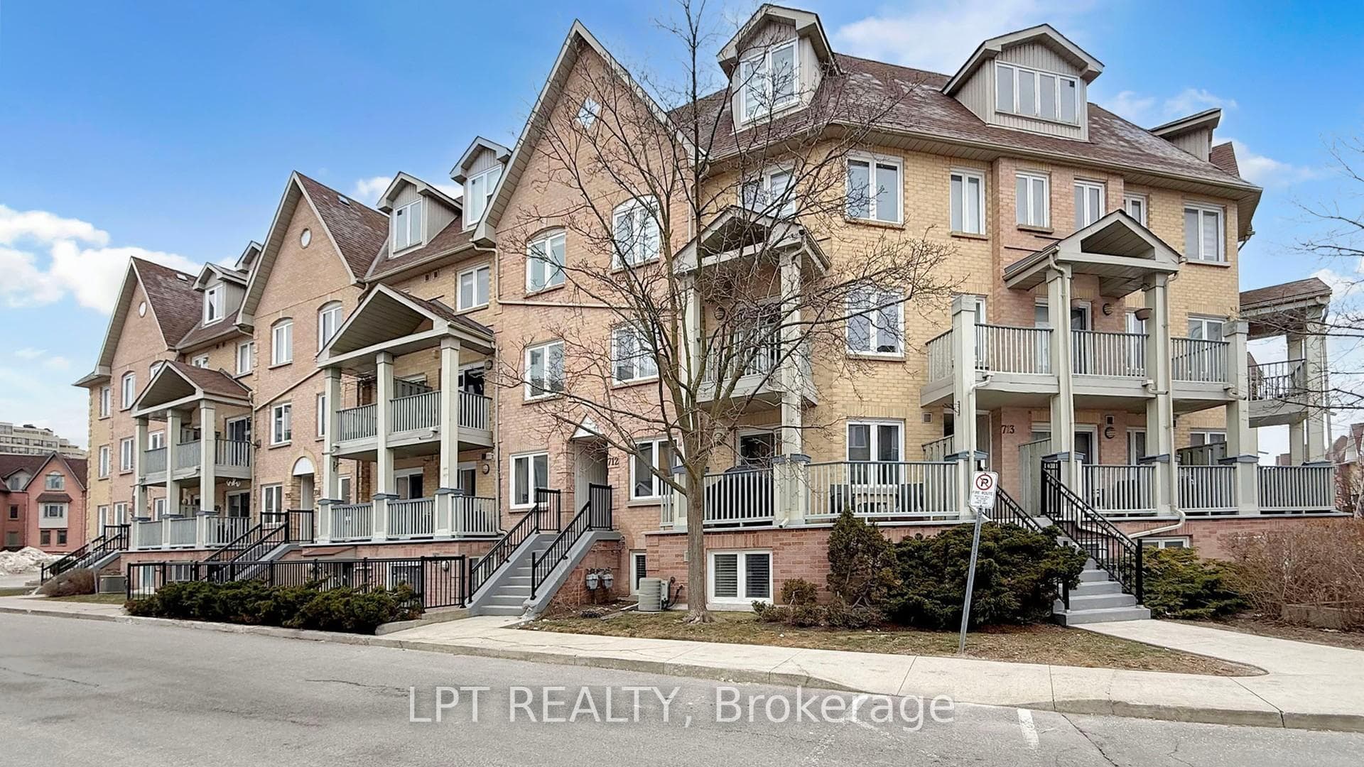 75 Weldrick Road Unit 712 photo 1