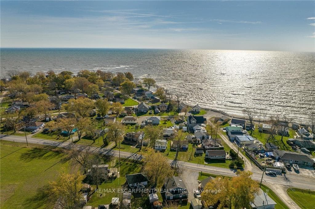 1054 Lakeshore Road photo 32
