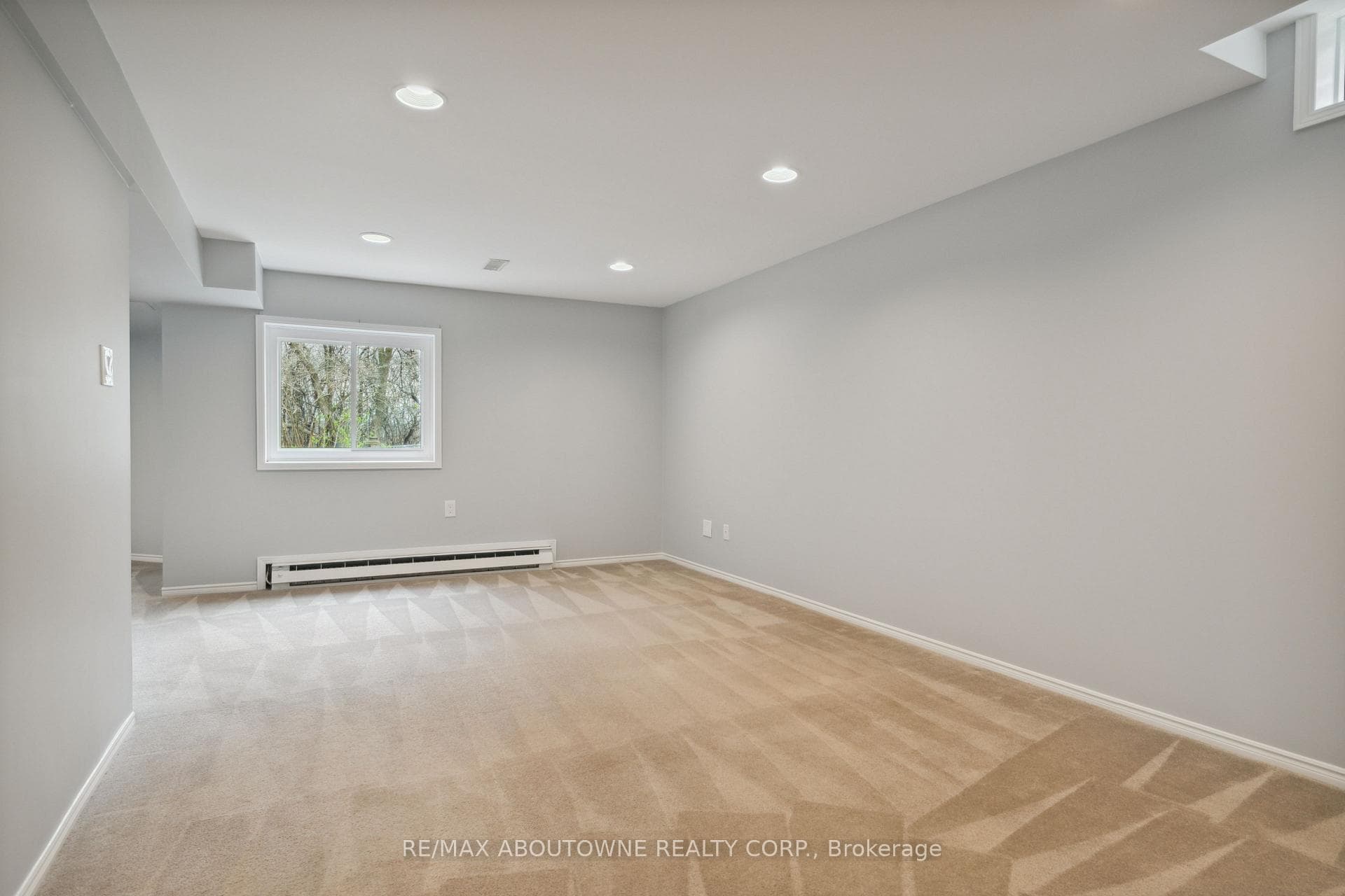 1262 Winterbourne Drive photo 33