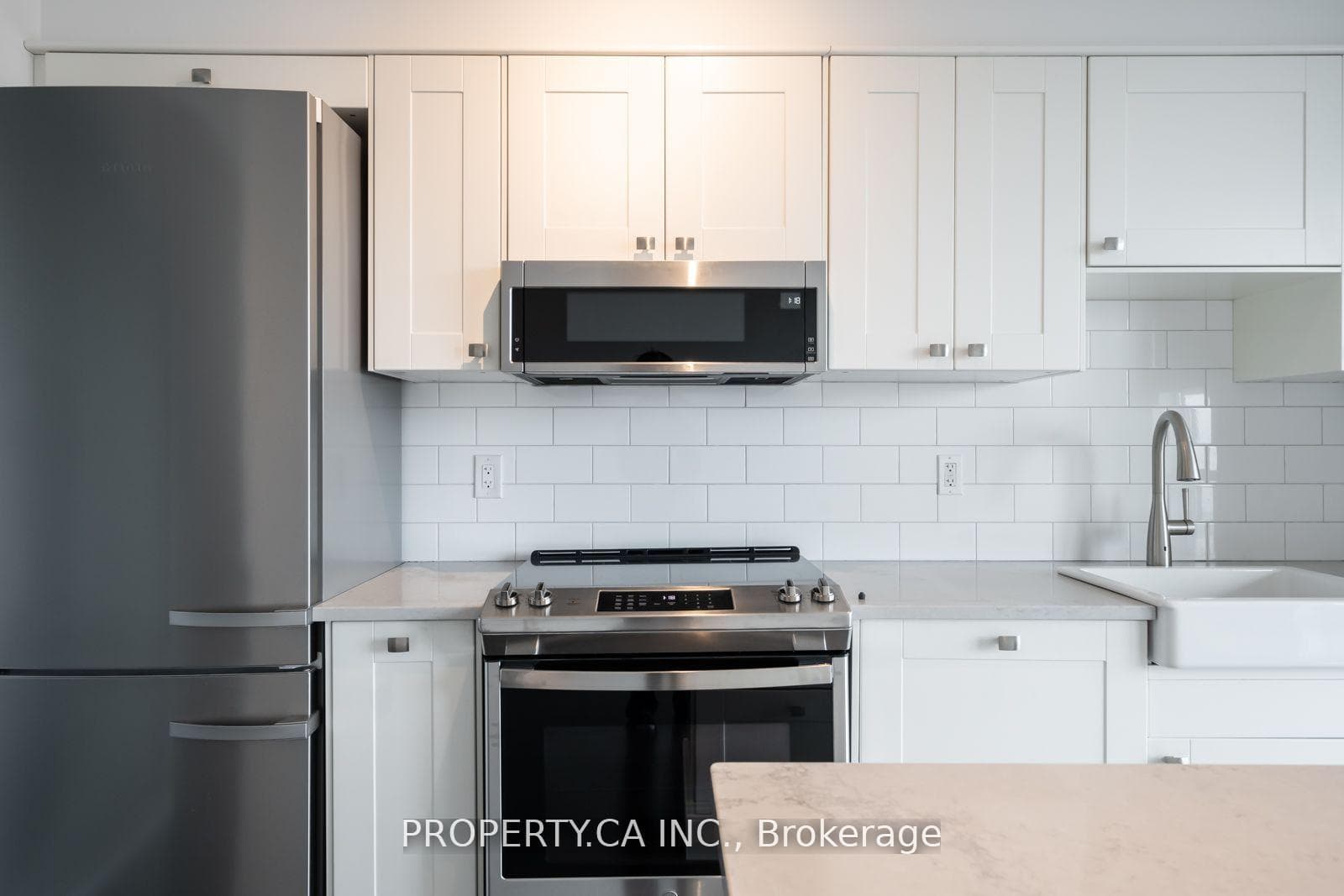 160 Vanderhoof Avenue Unit 601 photo 7