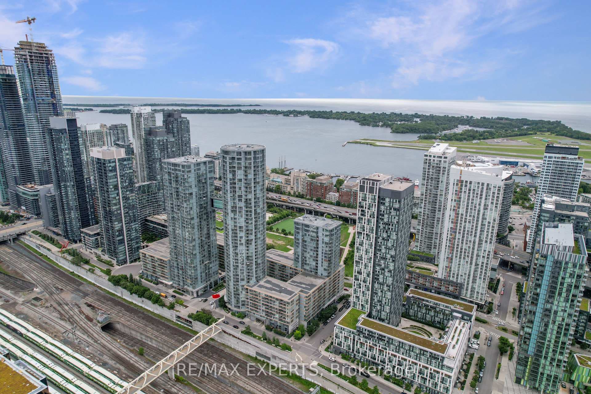 151 Dan Leckie Way Unit 1505 photo 21