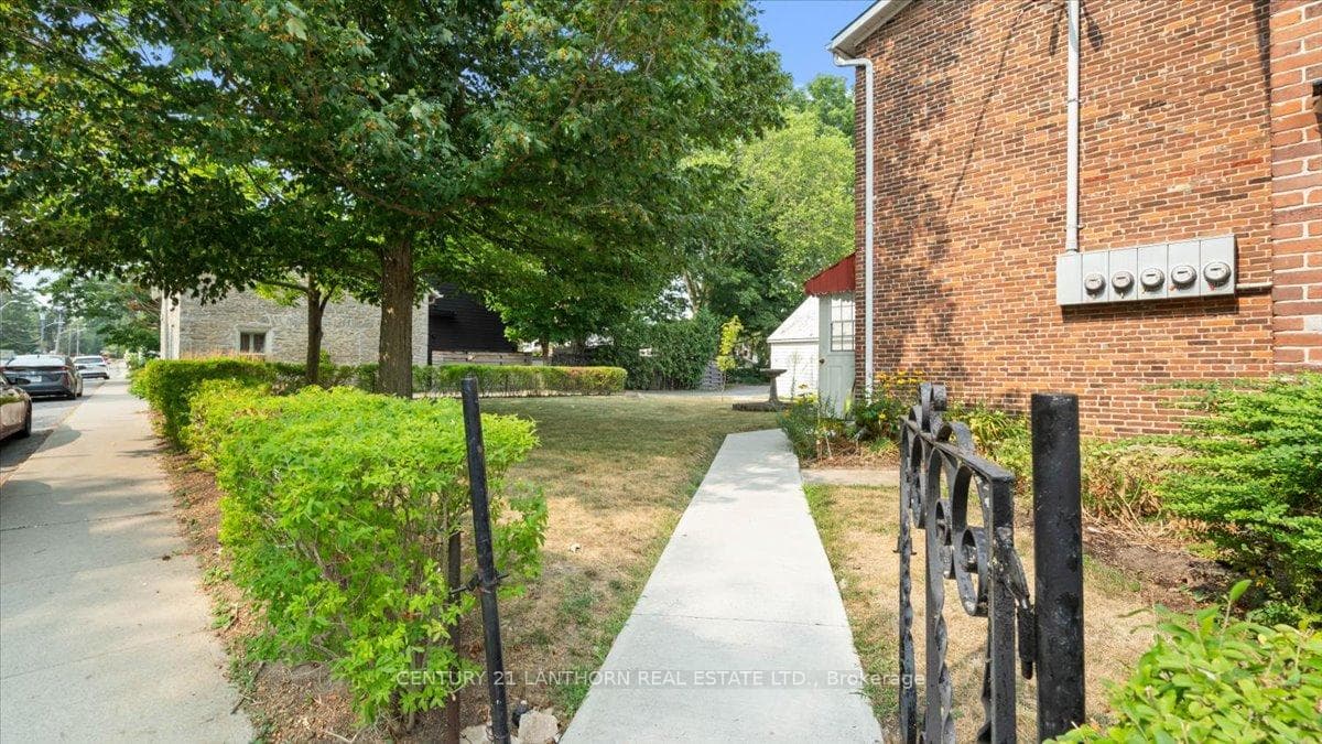 35 King Street photo 43