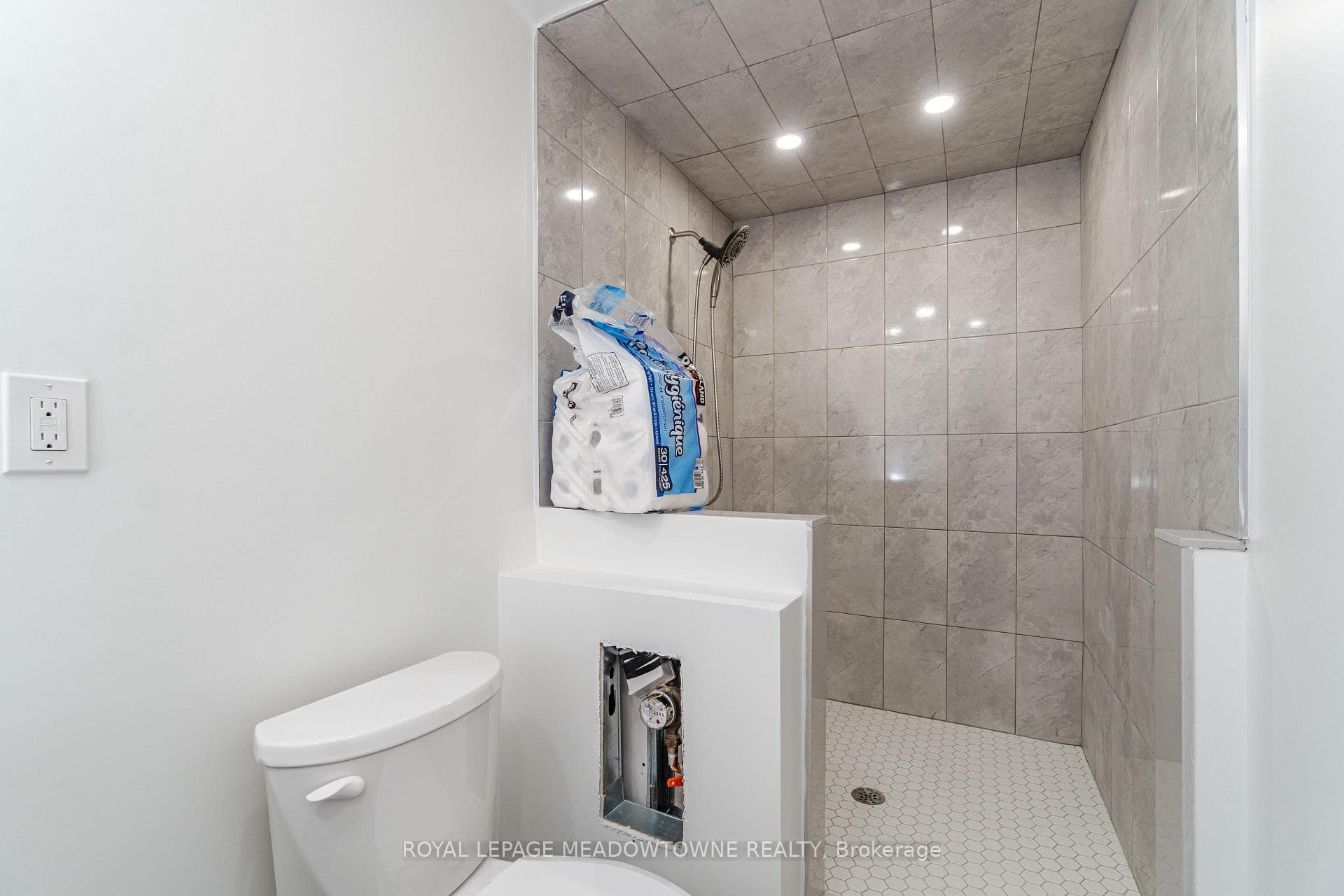17-830 Rowntree Dairy Road, Vaughan