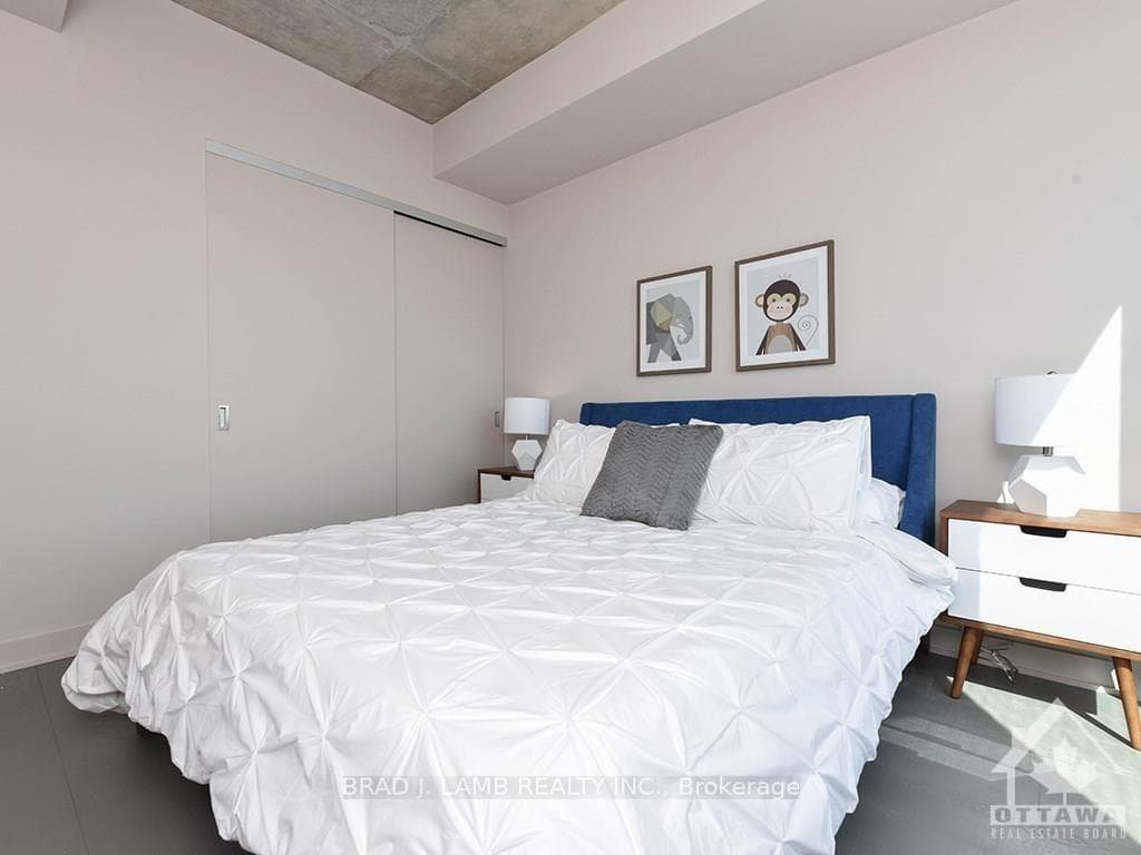 203 CATHERINE Street Unit 209 photo 18