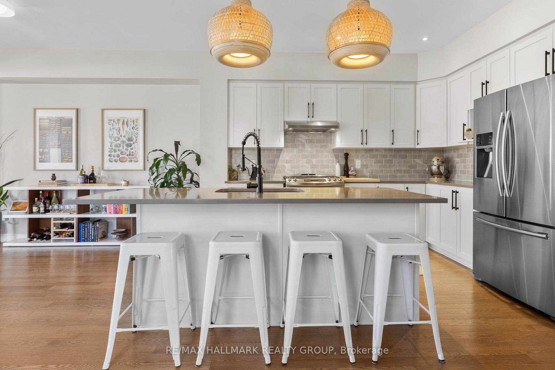 Quartz island perfect for entertaining