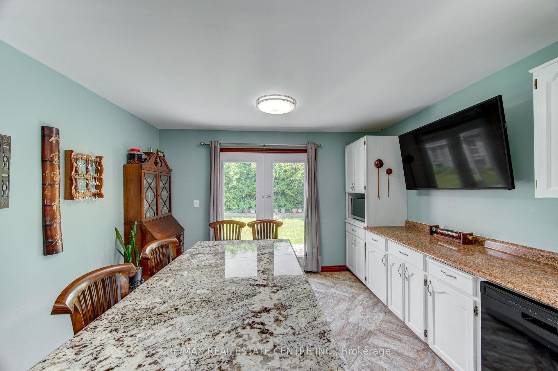 95 Allen Street photo 20