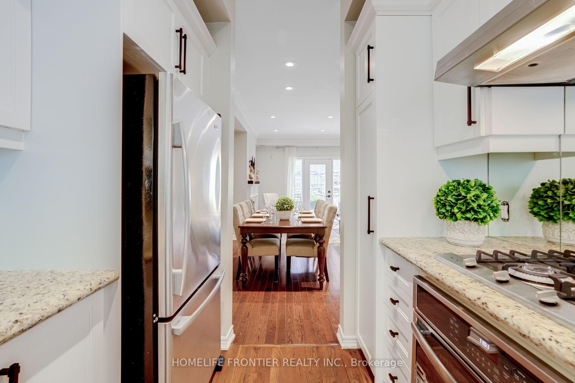 22 Balmoral Avenue Unit 4 photo 9
