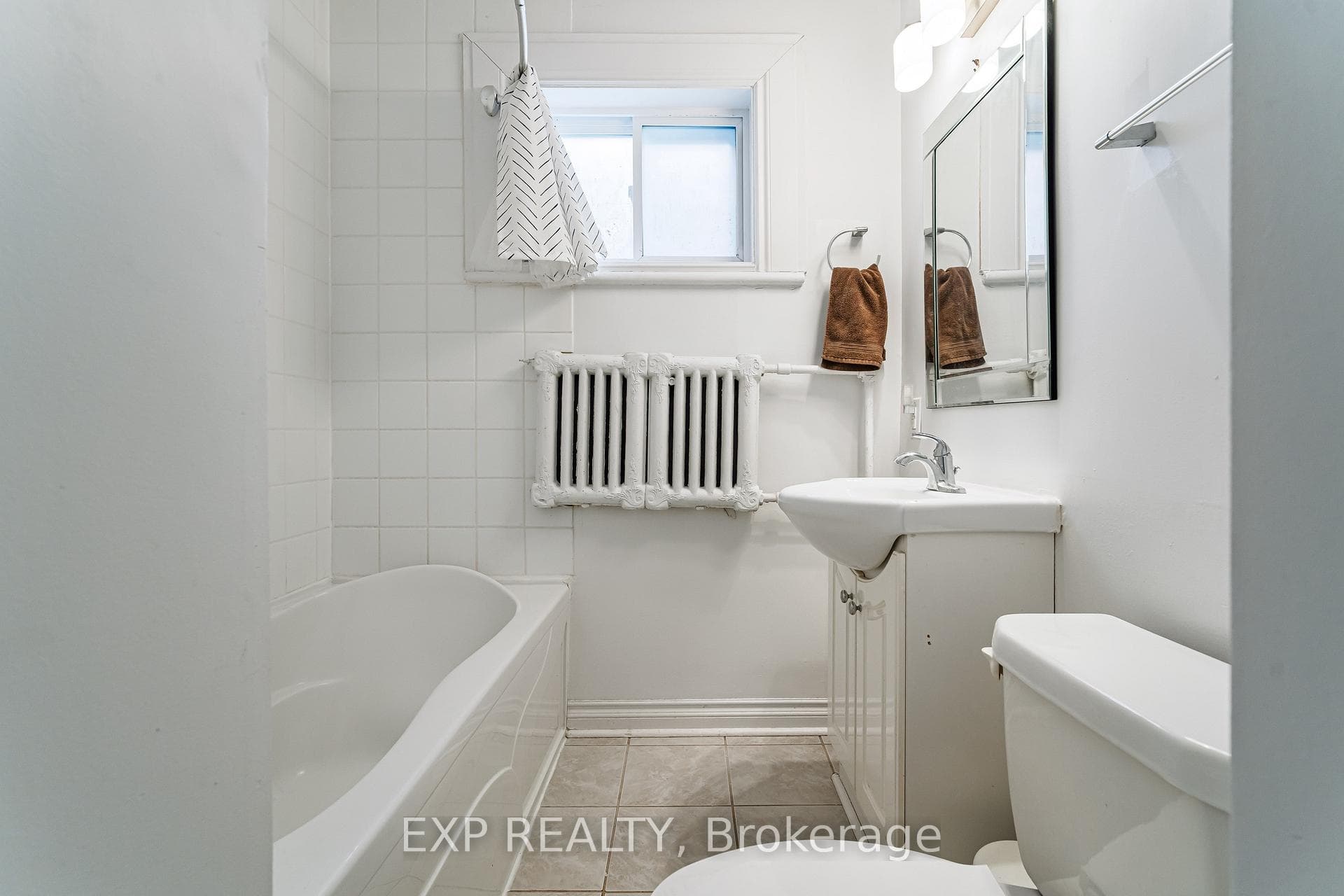 52 St Andrew Street Unit 1 photo 10