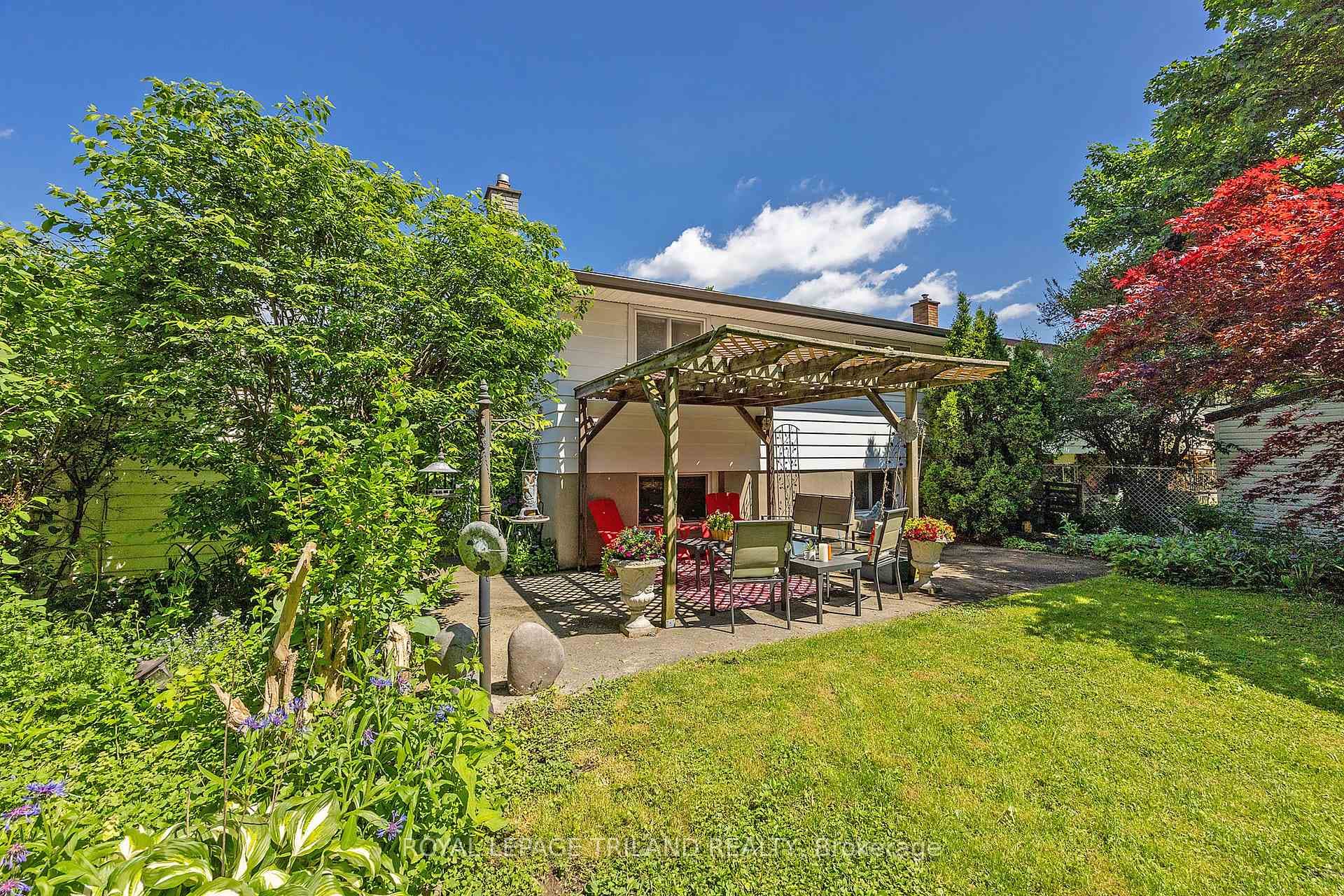 122 Inverary Crescent photo 26
