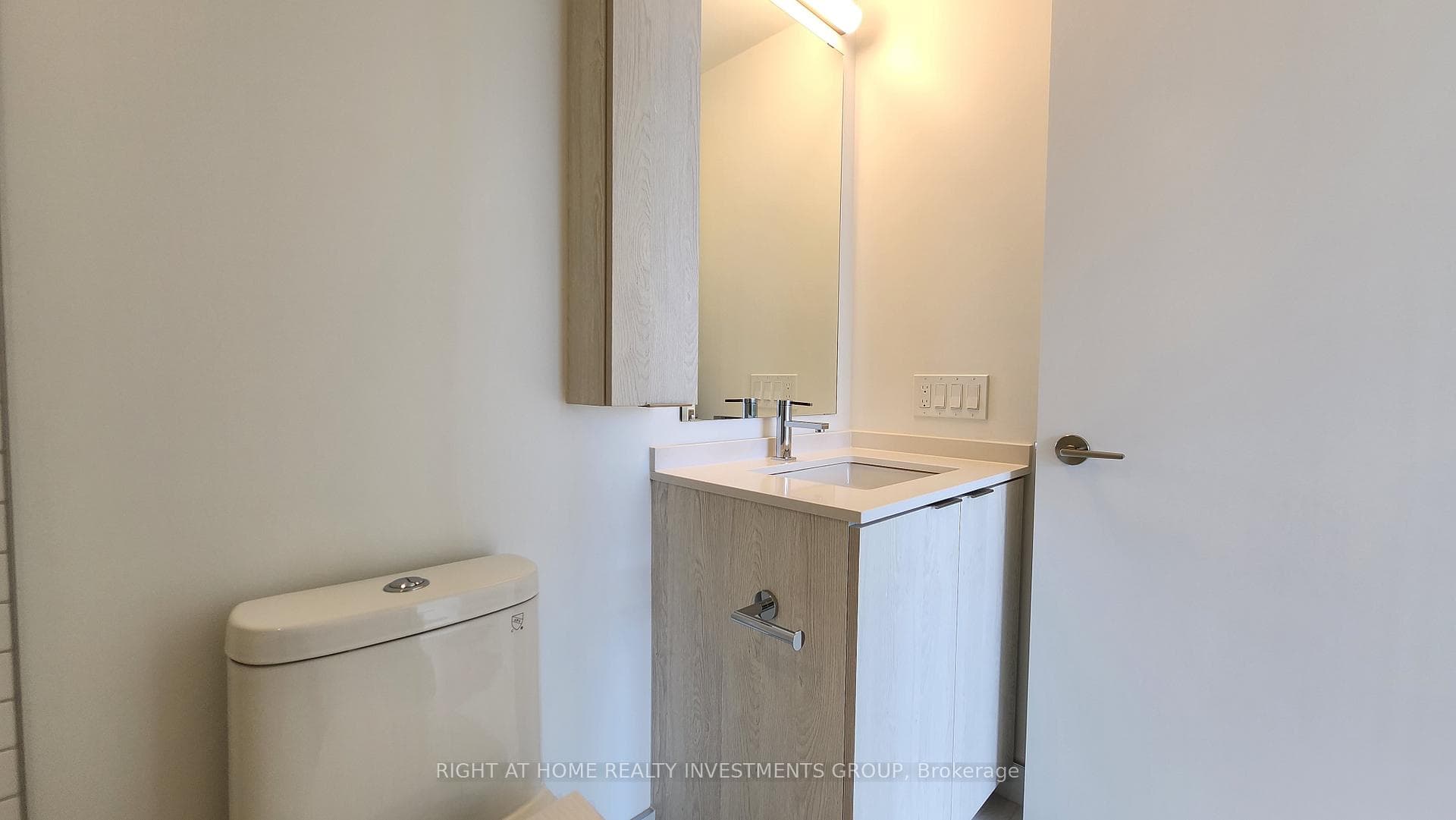 86 Dundas Street Unit 424 photo 17
